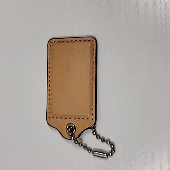 Coach Hangtag - Picture 2 of 6